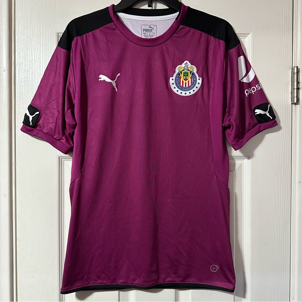 Puma Club Guadalajara Chivas Soccer Jersey

Size S

Like new excellent condition